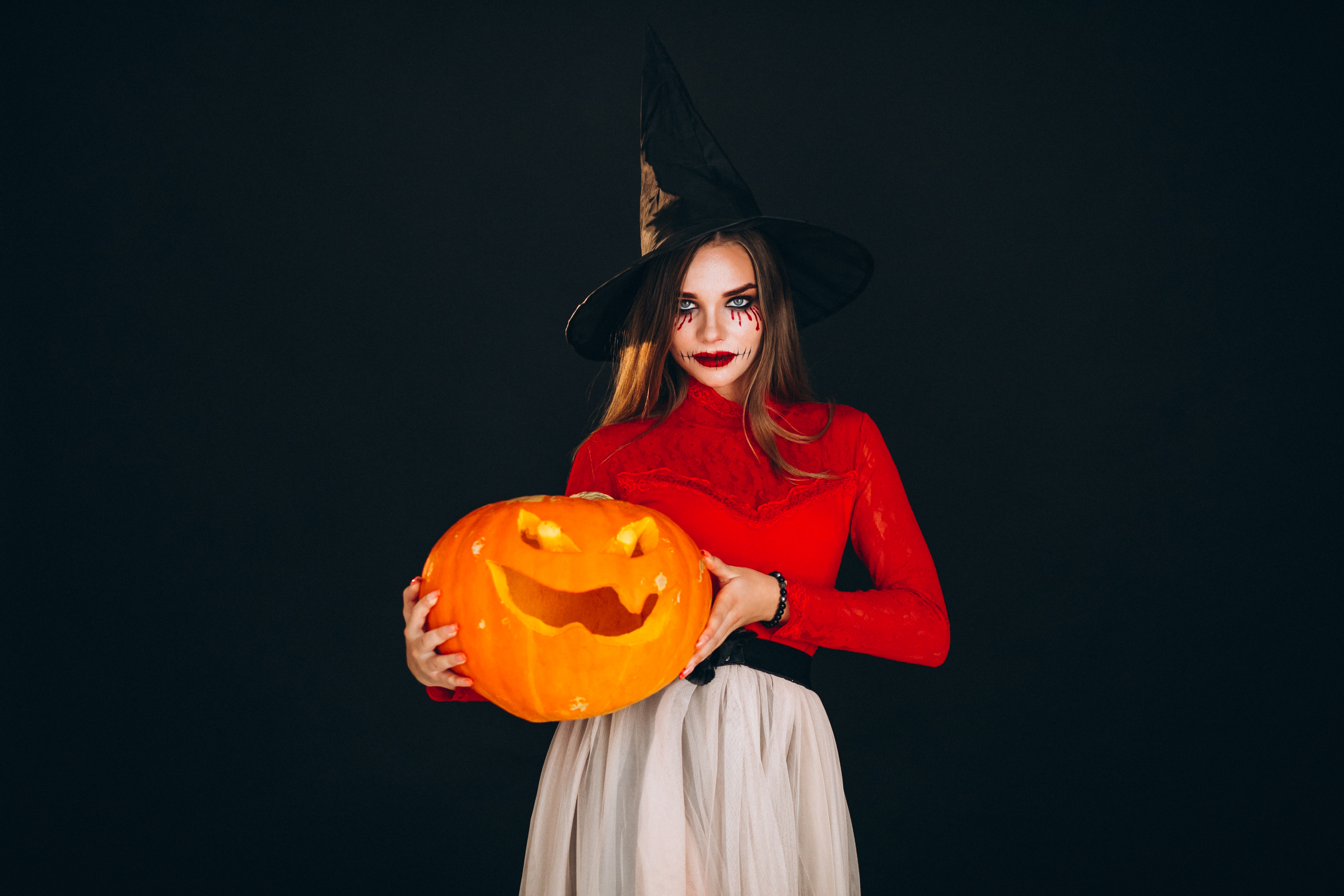 Halloween Outfit Ideas for Spooky Season Fun