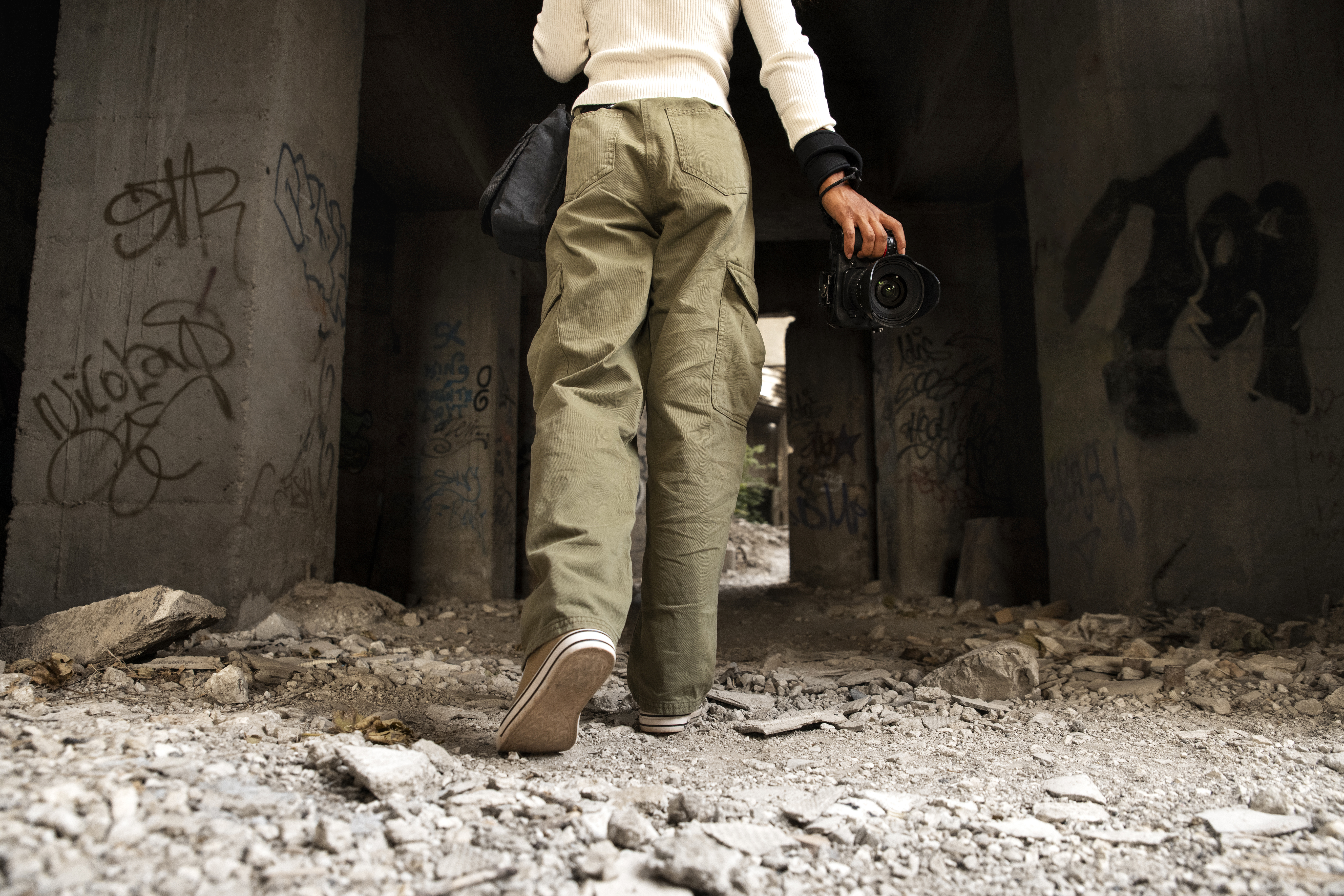 10 Stylish Ways to Wear Cargo Pants for Different Occasions