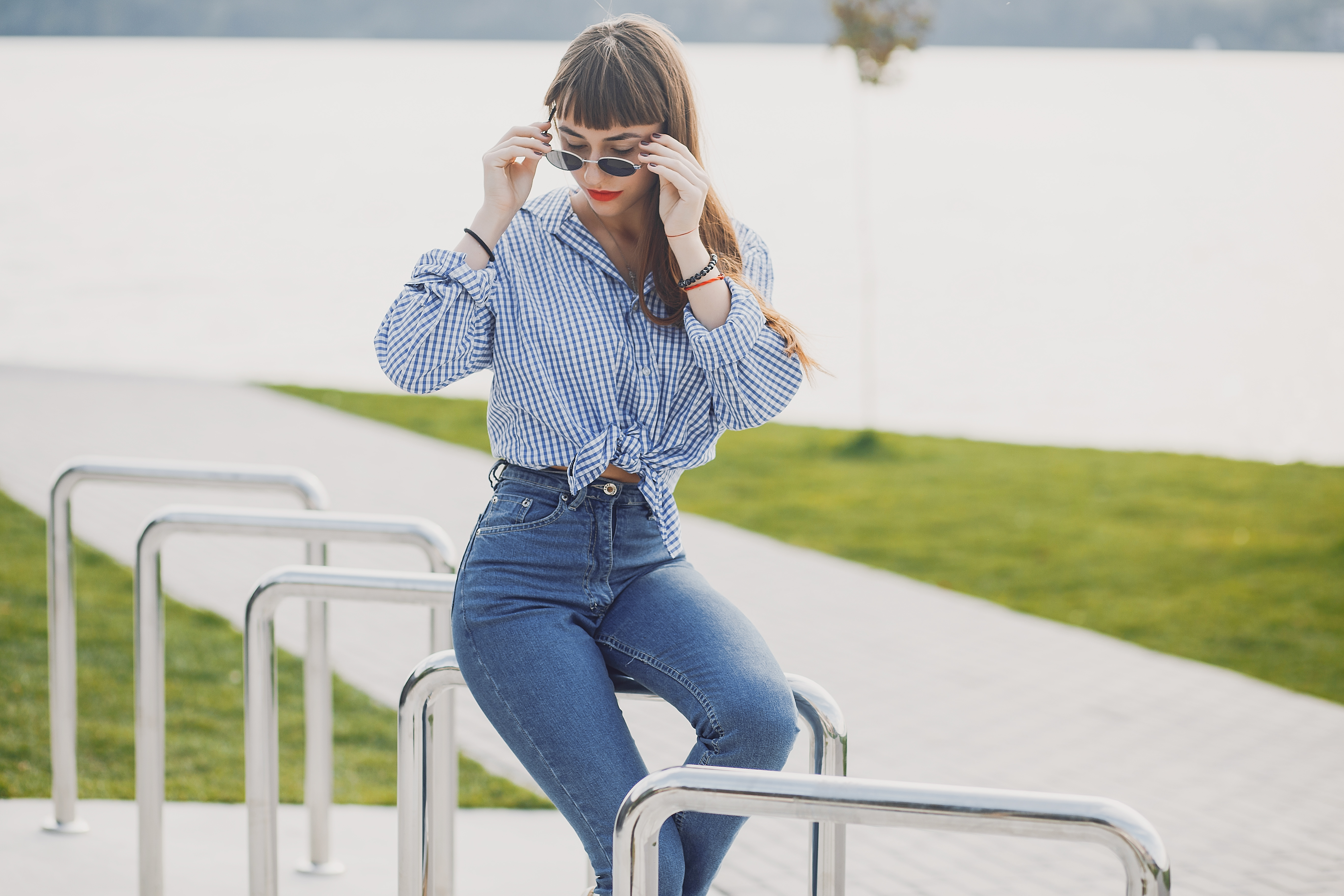 How to Style Skinny Jeans: Outfit Ideas & Tips