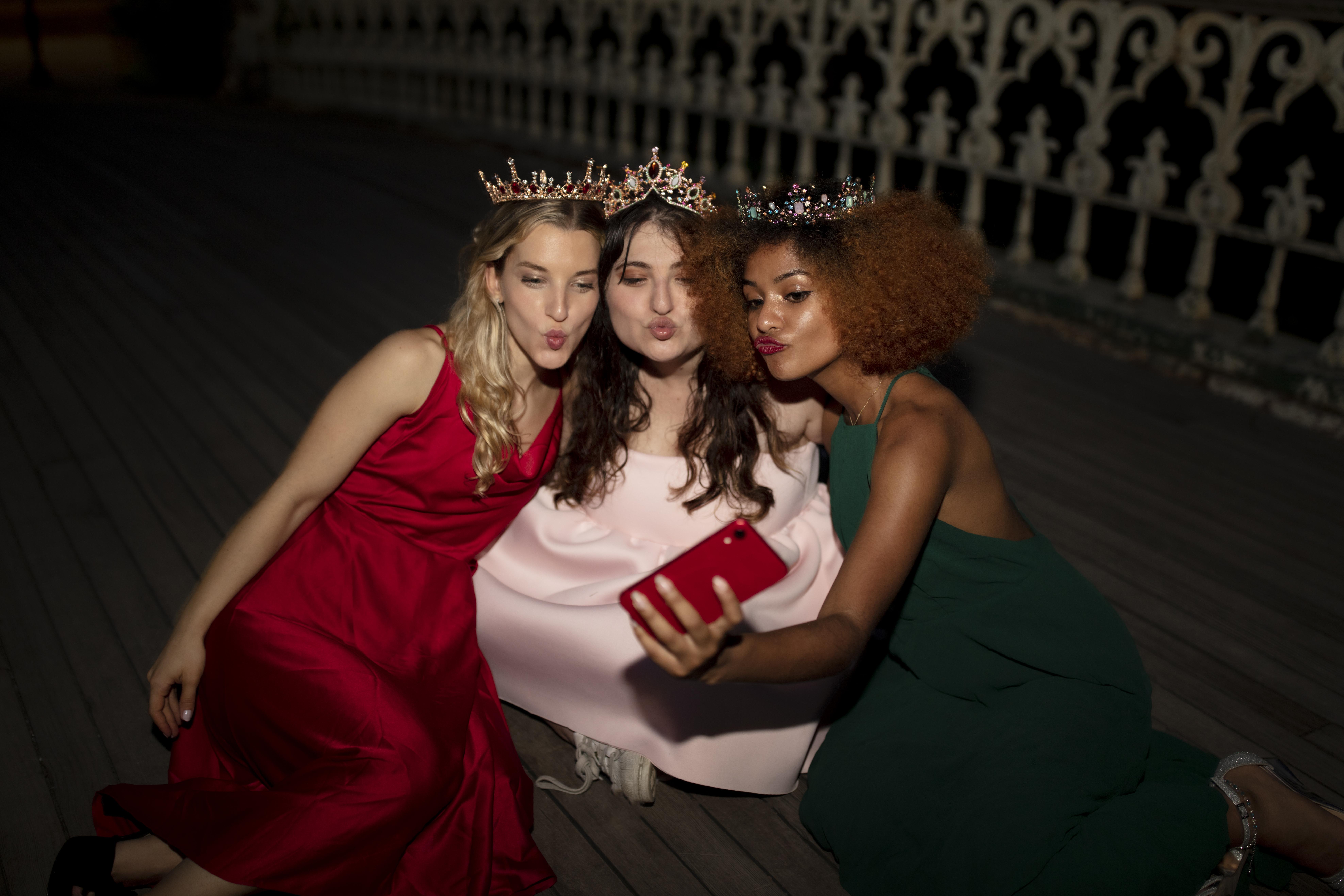 Red Carpet Looks Made Easy with AJIO